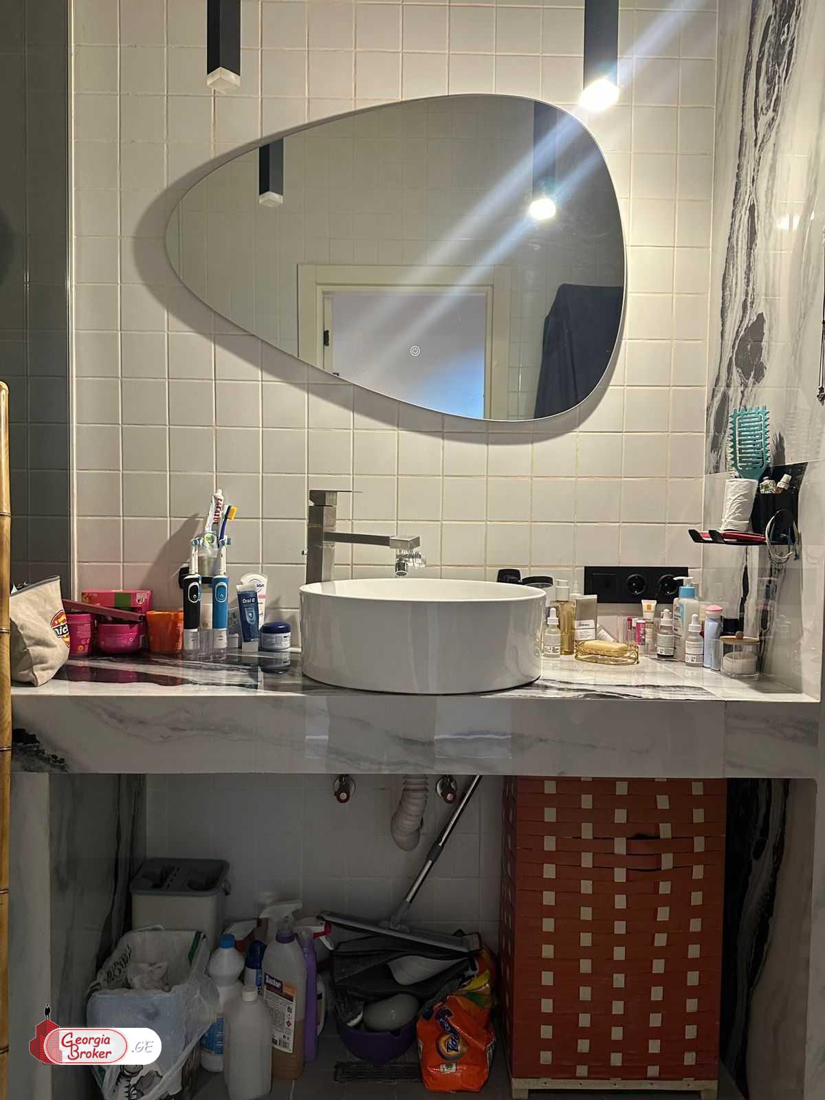 იყიდება ახალი გარემონტებული 4 ოთახიანი ბინა