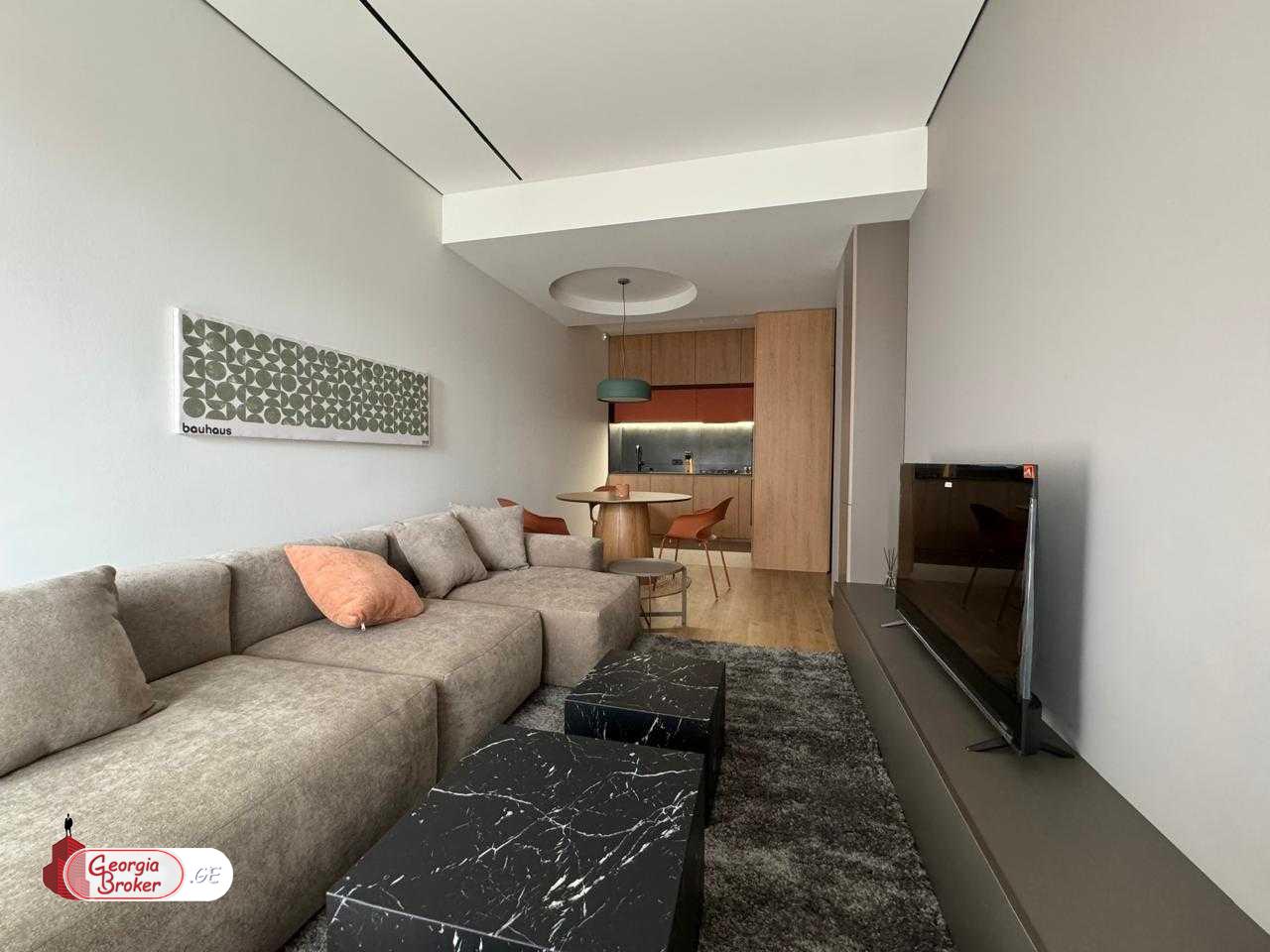 იყიდება ახალი გარემონტებული 2 ოთახიანი ბინა