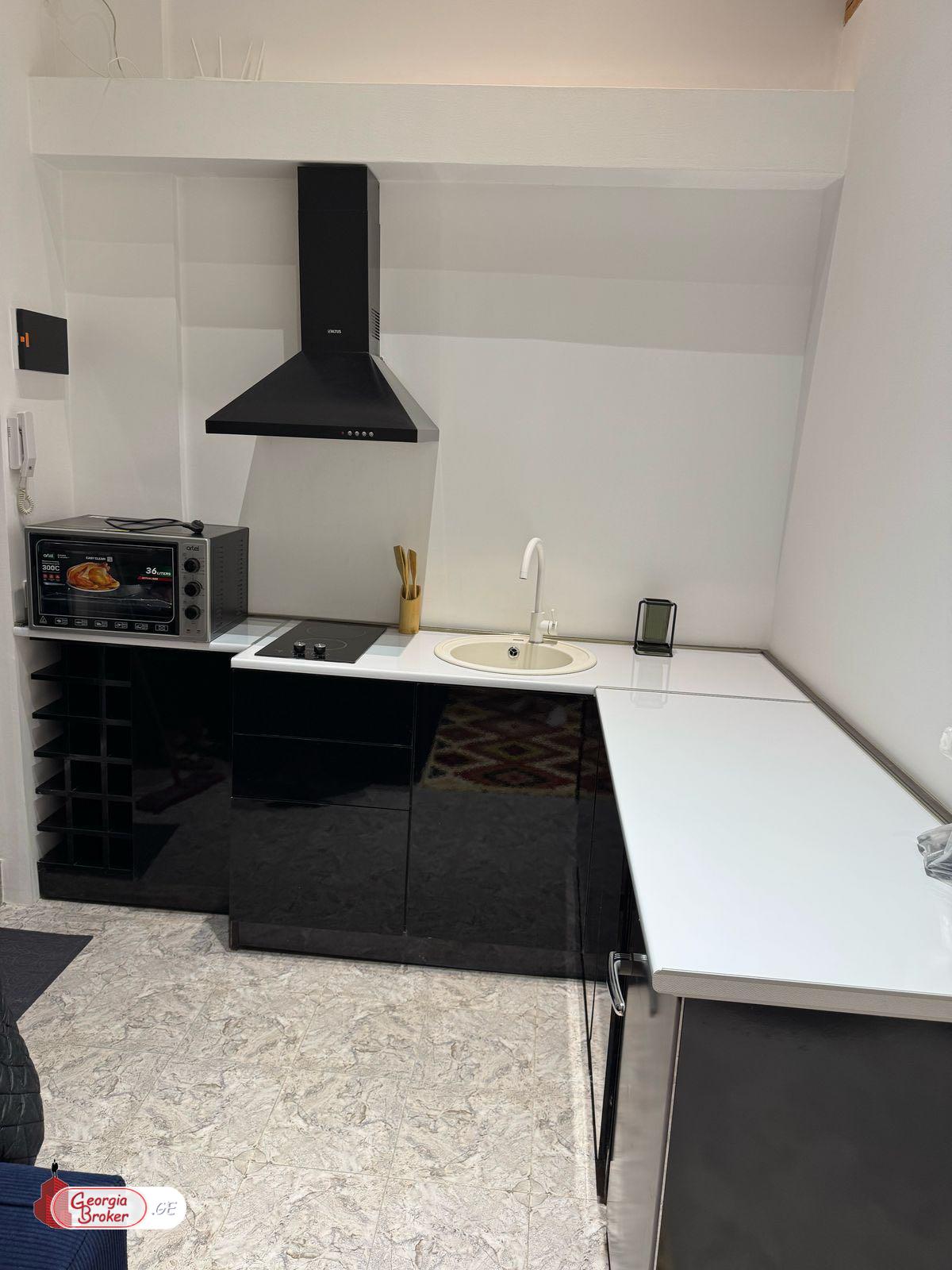 იყიდება ახალი გარემონტებული 2 ოთახიანი ბინა