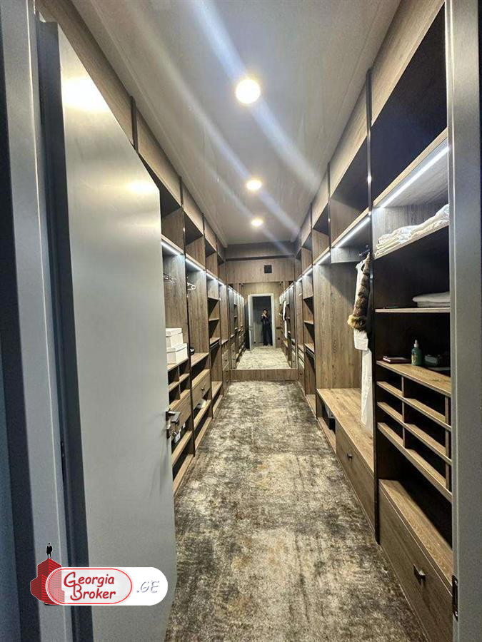 в аренду дом с новым ремонтом 9-комнат