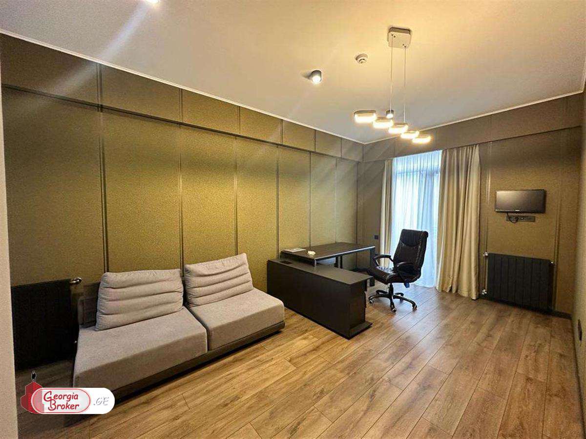 в аренду дом с новым ремонтом 9-комнат