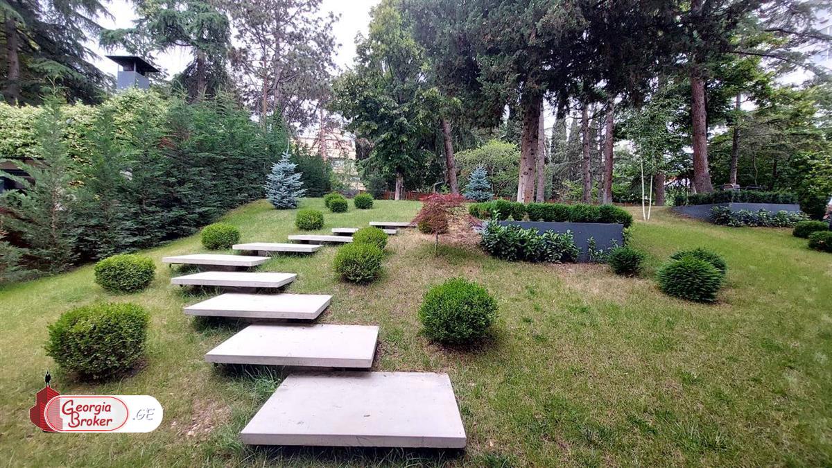 в аренду дом с новым ремонтом 9-комнат