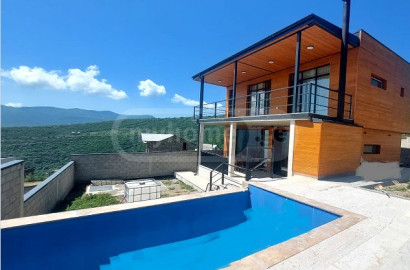 იყიდება ახალი გარემონტებული 7 ოთახიანი აგარაკი ნაფეტვრებში