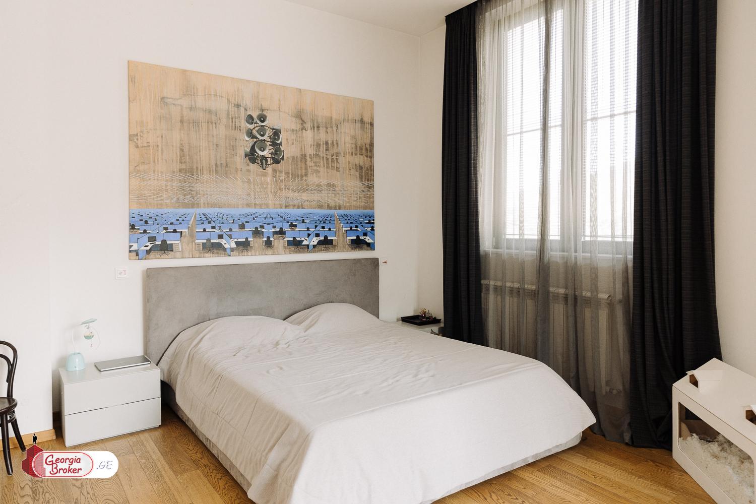 nearly repaired 9-room apartment for sale