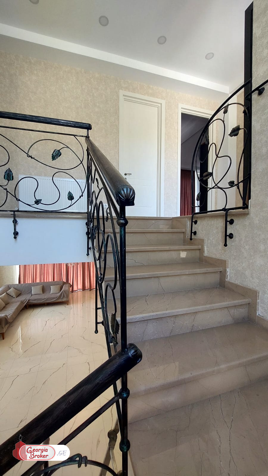 nearly repaired 7-room house for rent