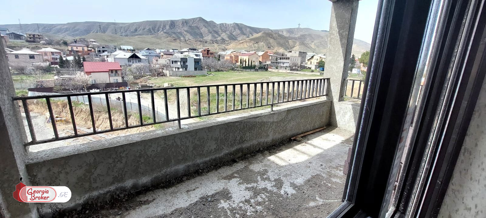 nearly repaired 2-room apartment for sale