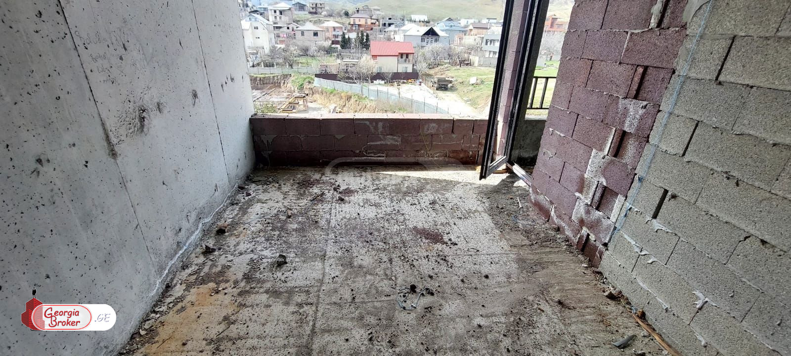 nearly repaired 2-room apartment for sale