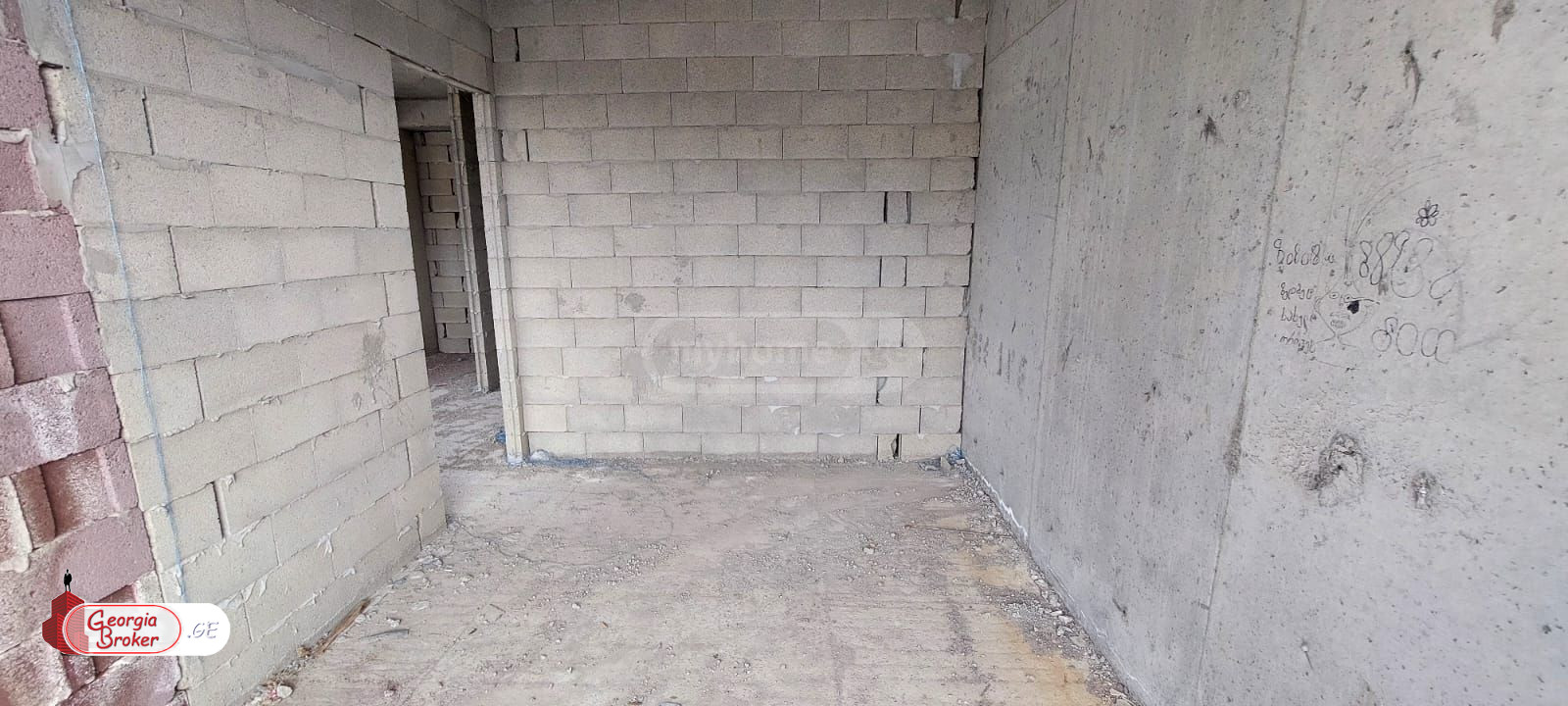 nearly repaired 2-room apartment for sale