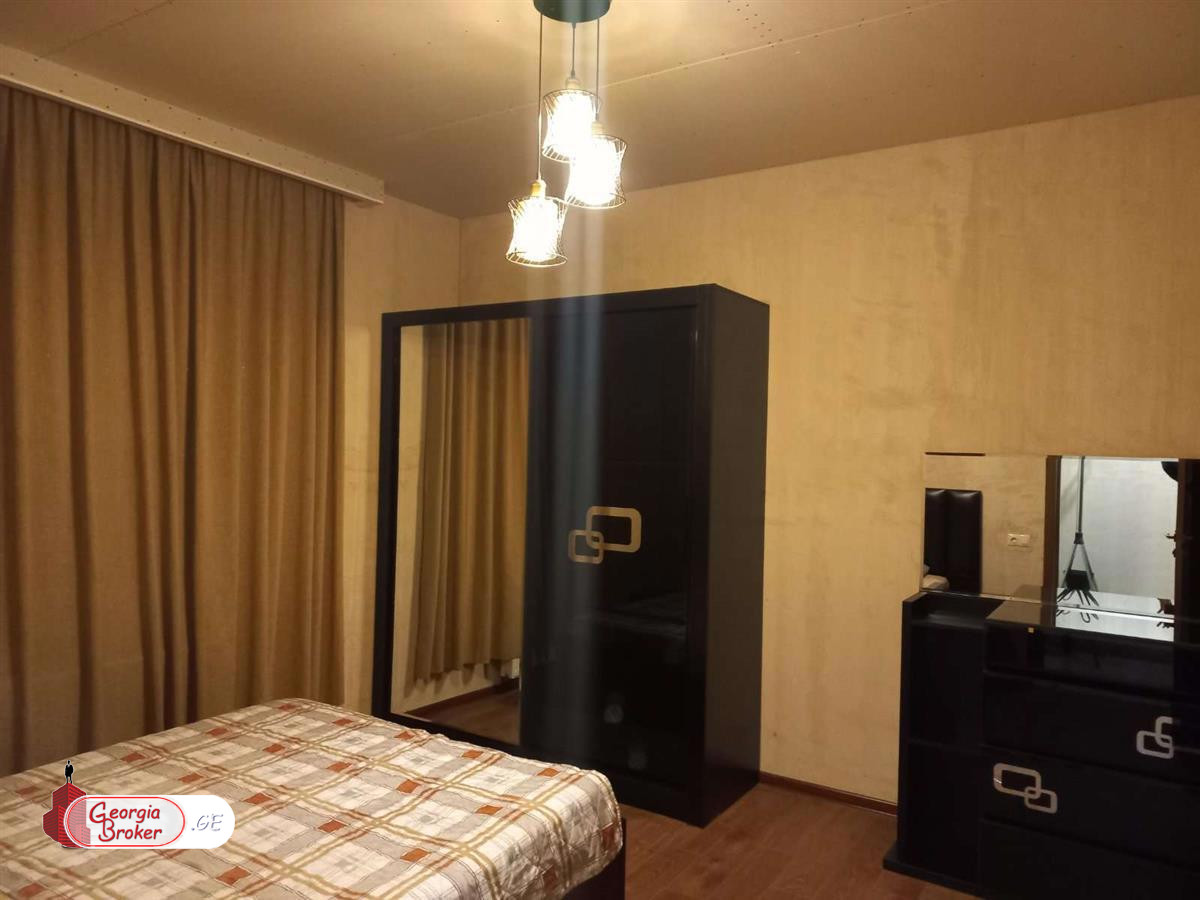 в аренду дом с новым ремонтом 8-комнат