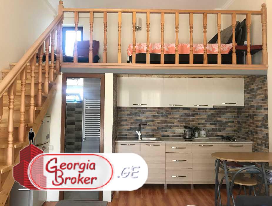 nearly repaired 8-room house for rent