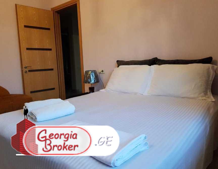 nearly repaired 8-room house for rent