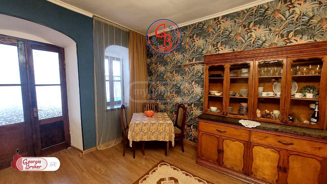 nearly repaired 8-room hotel for sale