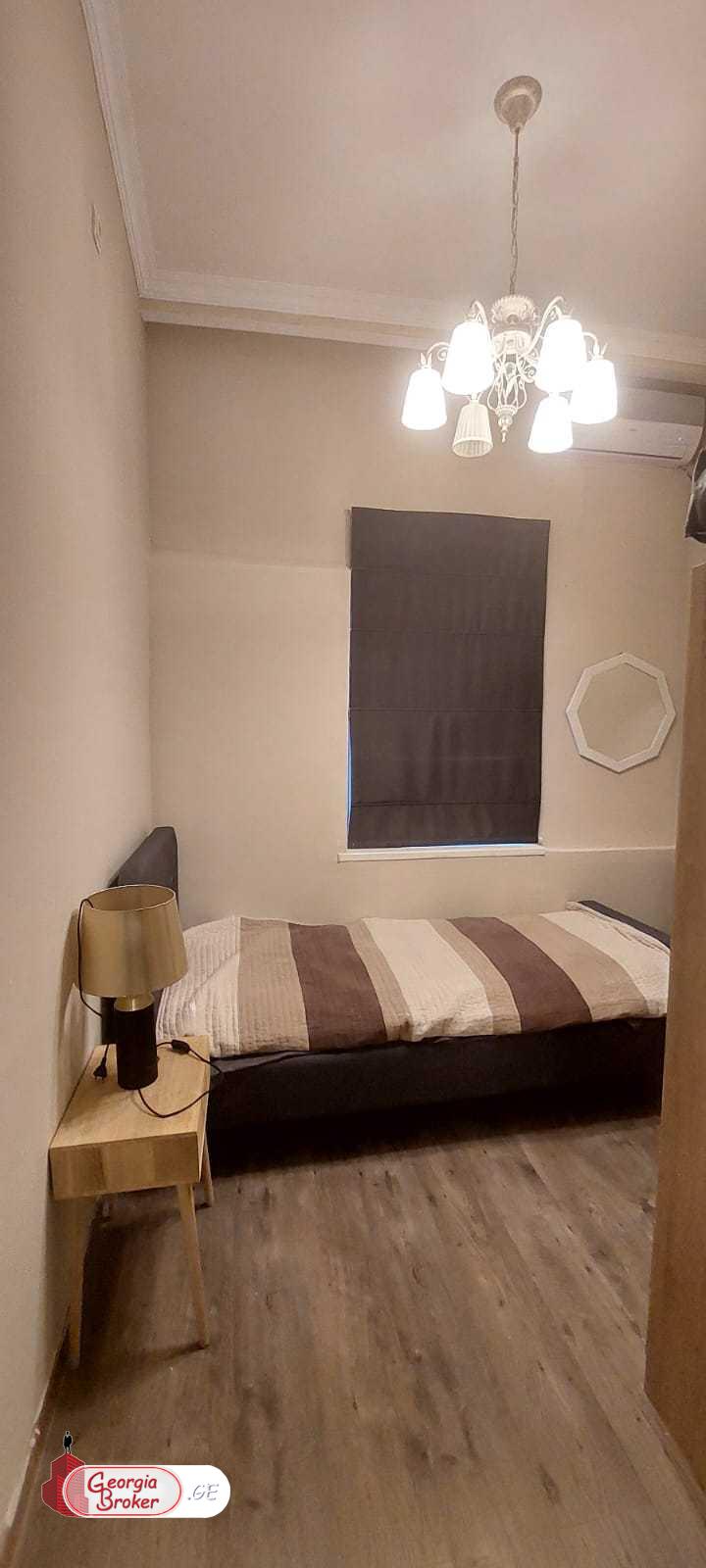 в аренду квартира с новым ремонтом 5-комнат