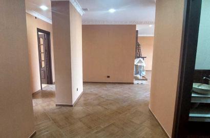 იყიდება ახალი გარემონტებული 6 ოთახიანი ბინა ვაკეში