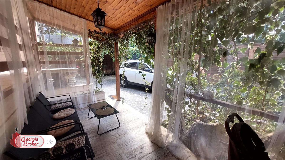 ქირავდება ახალი გარემონტებული 10 ოთახიანი სახლი ლოტკინზე