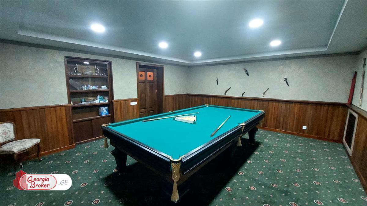 ქირავდება ახალი გარემონტებული 10 ოთახიანი სახლი ლოტკინზე