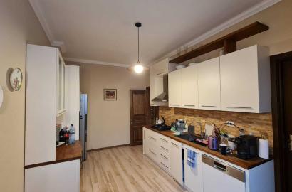 ქირავდება ახალი გარემონტებული 5 ოთახიანი ბინა