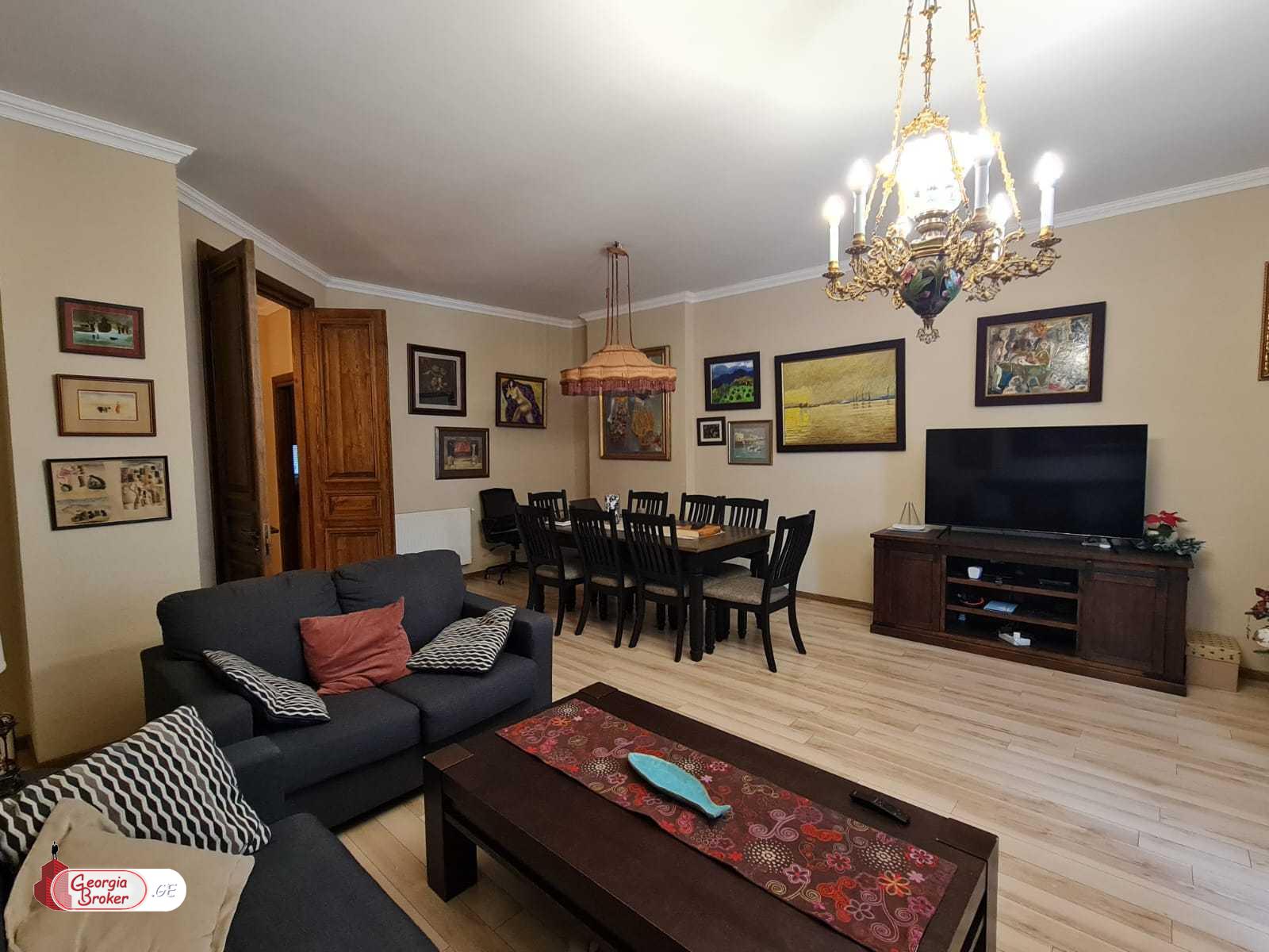 в аренду квартира с новым ремонтом 5-комнат