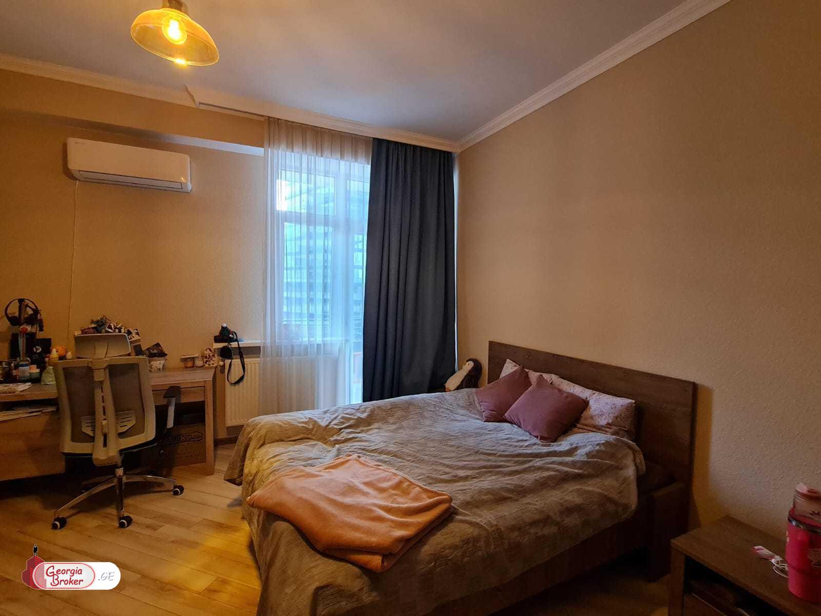 в аренду квартира с новым ремонтом 5-комнат