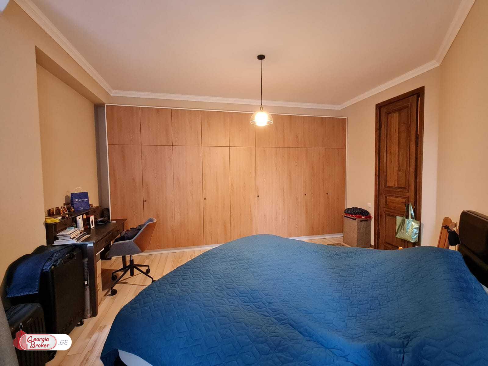 в аренду квартира с новым ремонтом 5-комнат