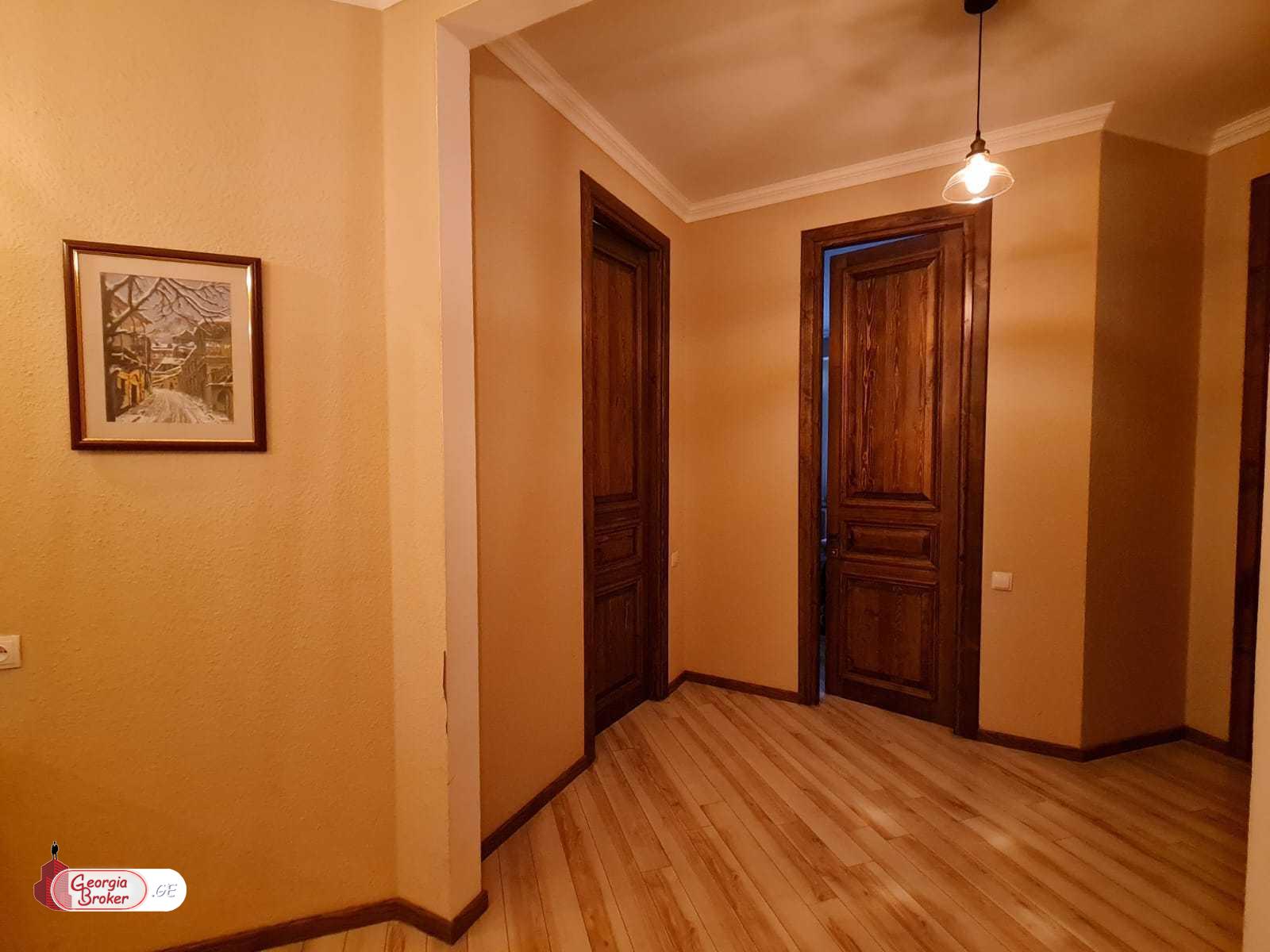 в аренду квартира с новым ремонтом 5-комнат