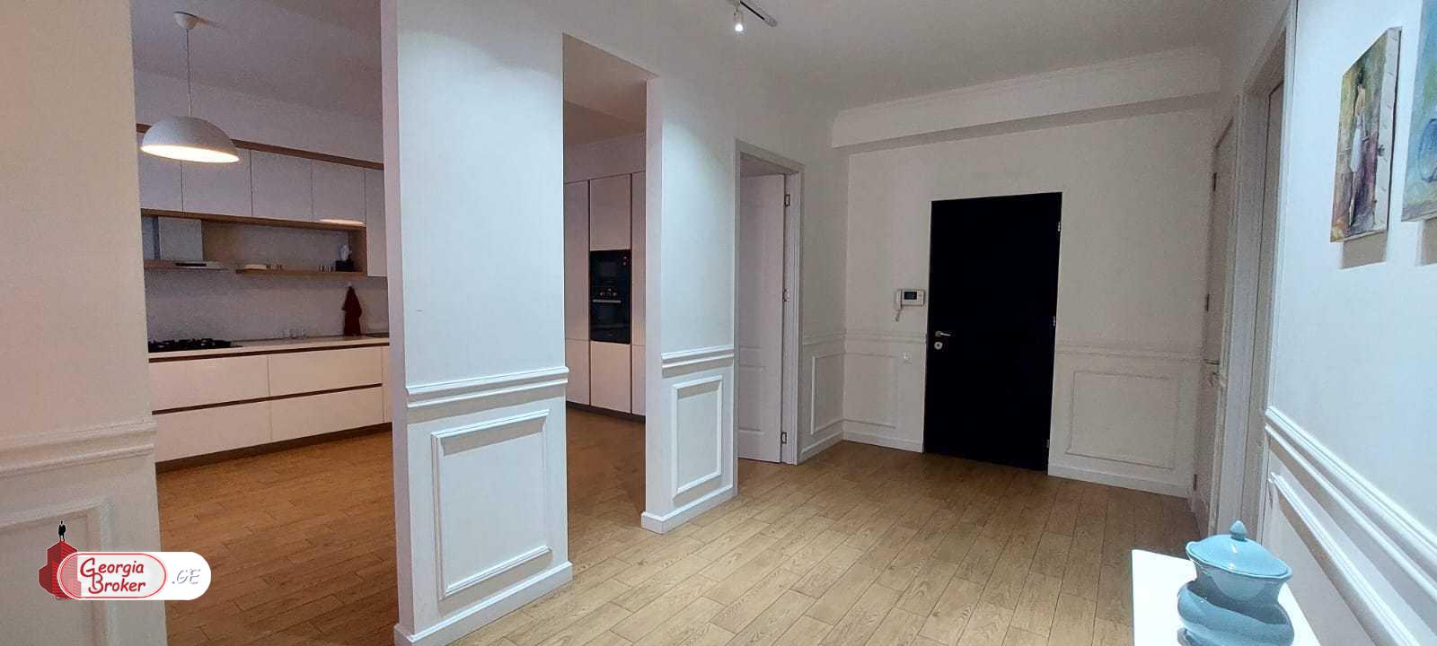 в аренду квартира с новым ремонтом 4-комнаты