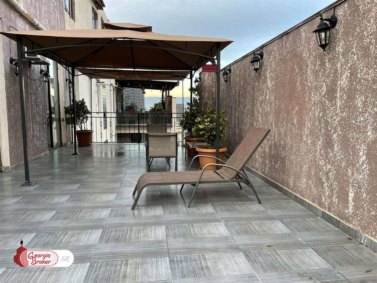 в аренду квартира с новым ремонтом 3-комнаты