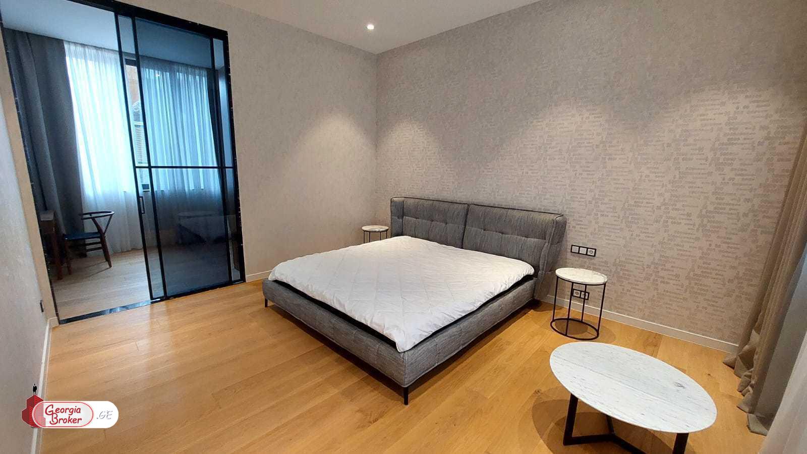 в аренду дом с новым ремонтом 9-комнат