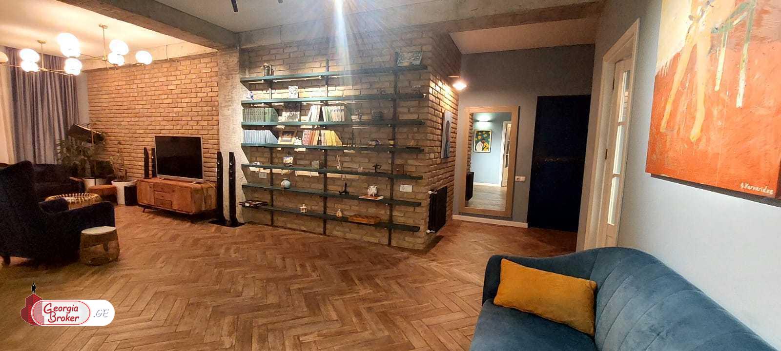 продается квартира с новым ремонтом 3-комнаты