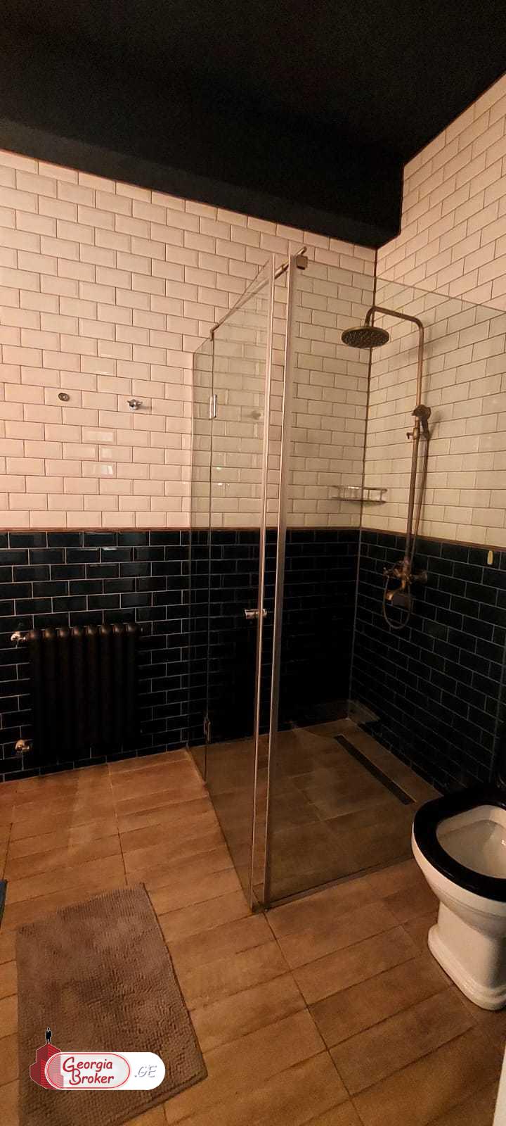 продается квартира с новым ремонтом 3-комнаты