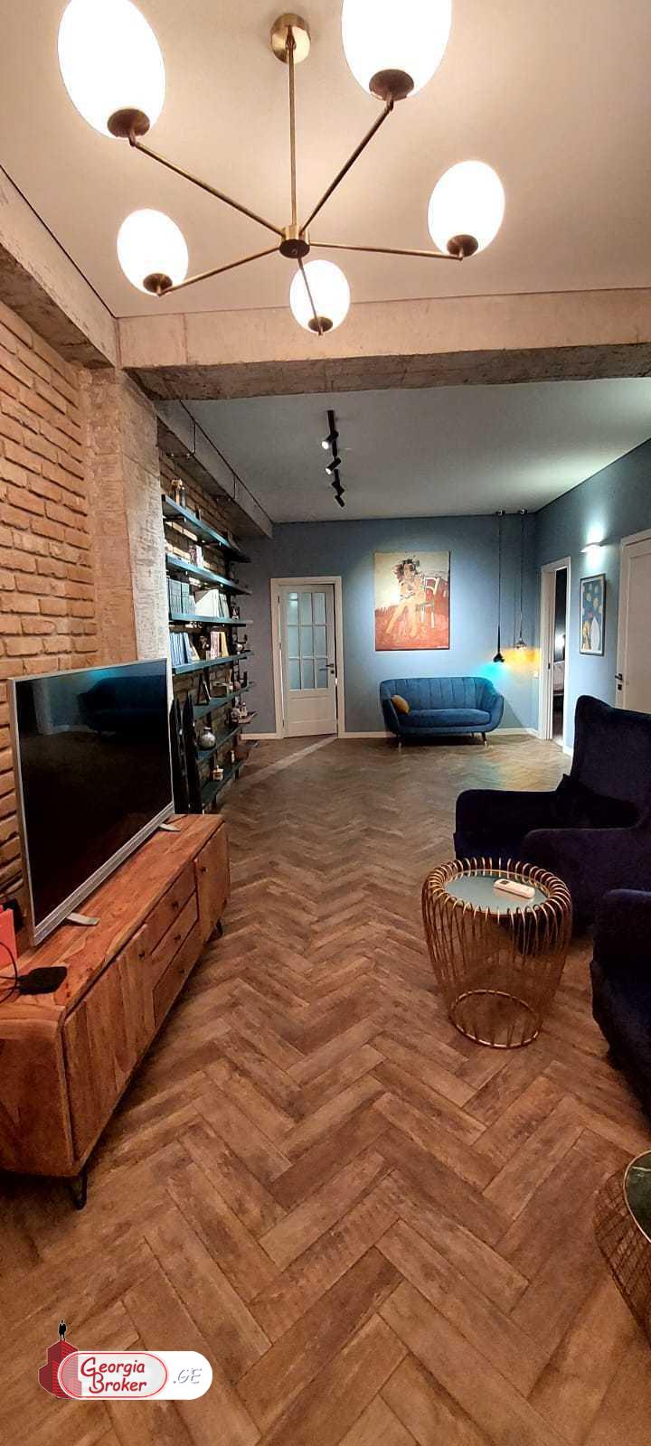 продается квартира с новым ремонтом 3-комнаты