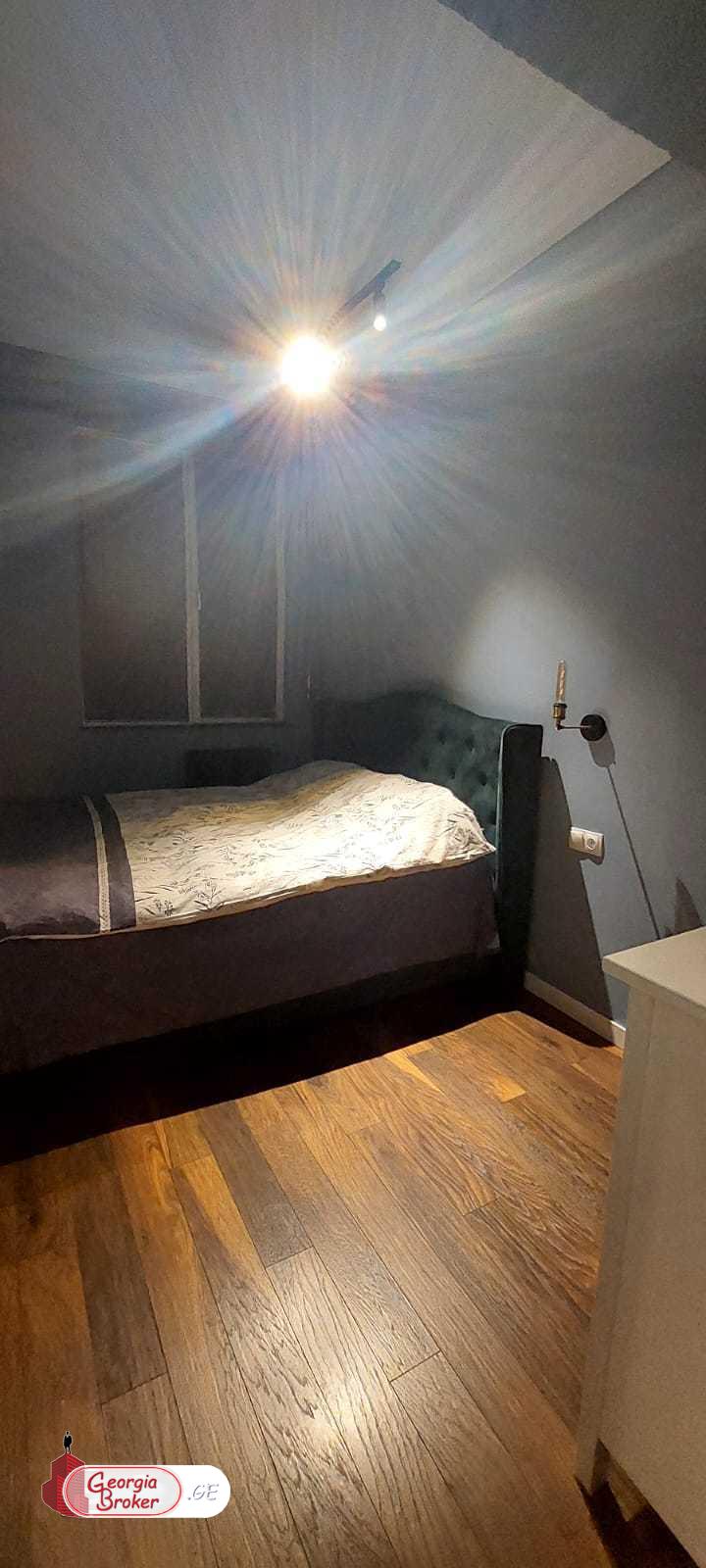 продается квартира с новым ремонтом 3-комнаты