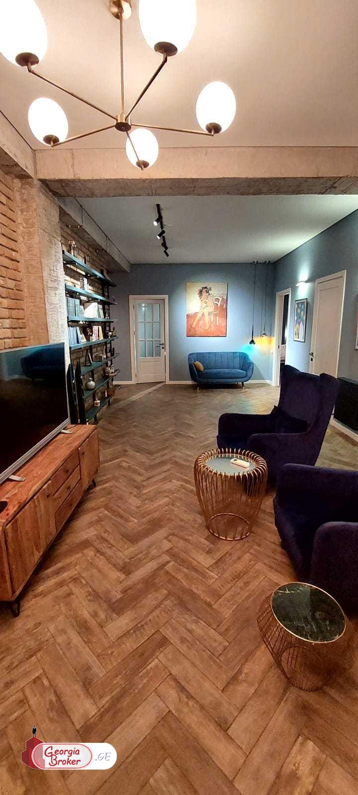 продается квартира с новым ремонтом 3-комнаты