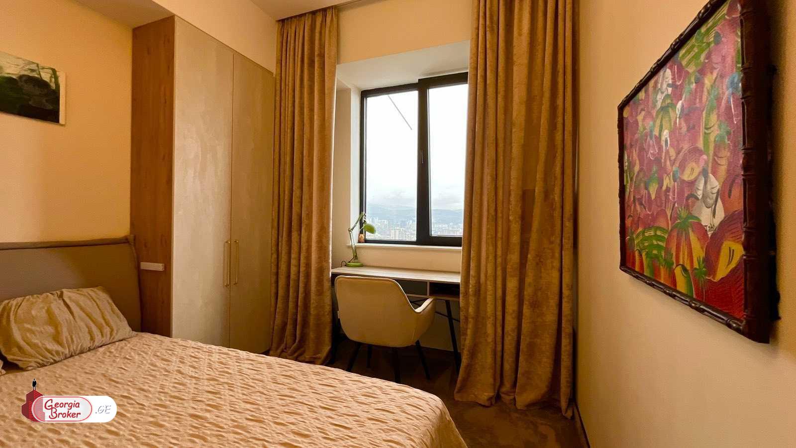 იყიდება ახალი გარემონტებული 3 ოთახიანი ბინა ვაკეში