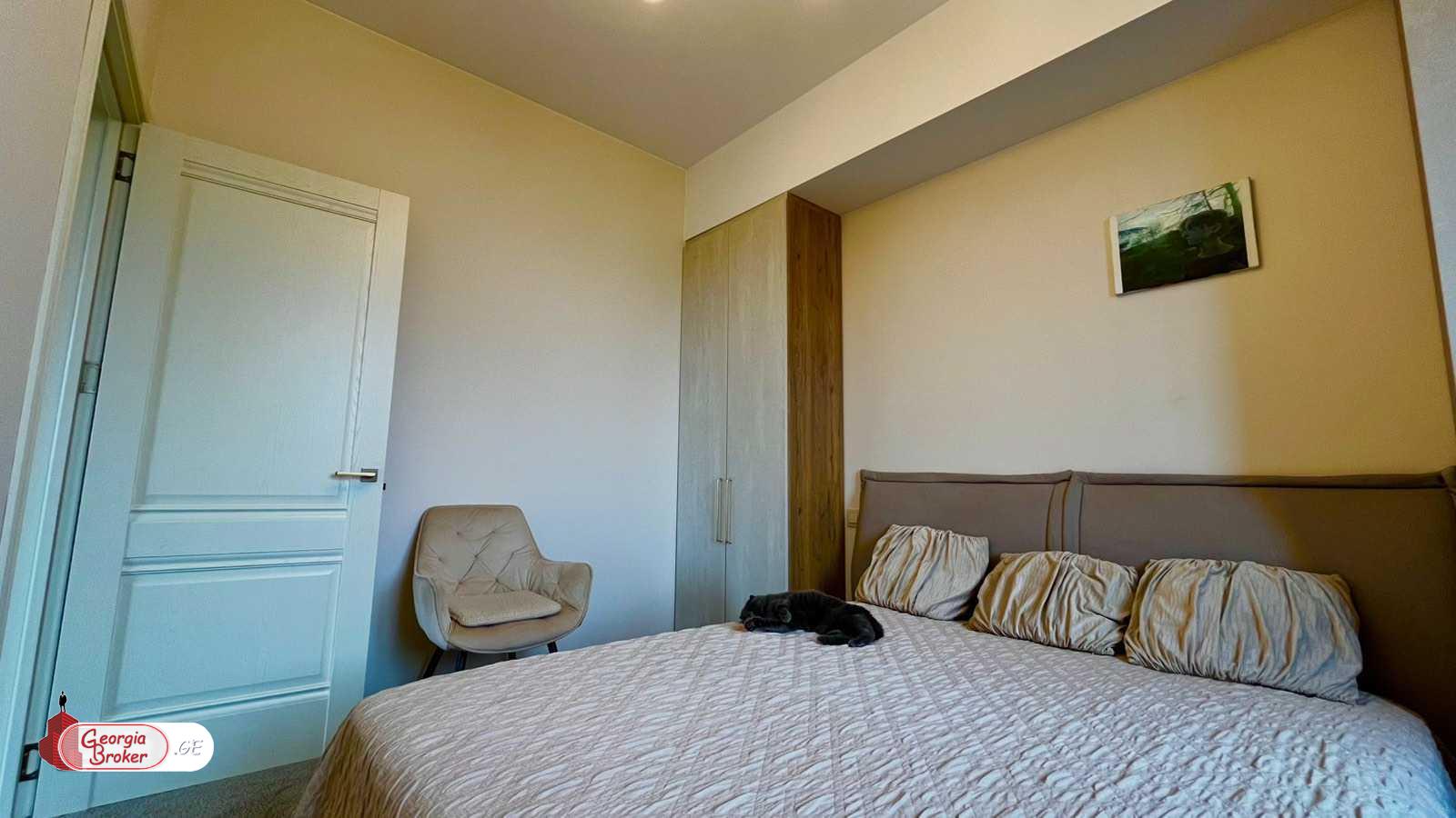 იყიდება ახალი გარემონტებული 3 ოთახიანი ბინა  ვაკეში