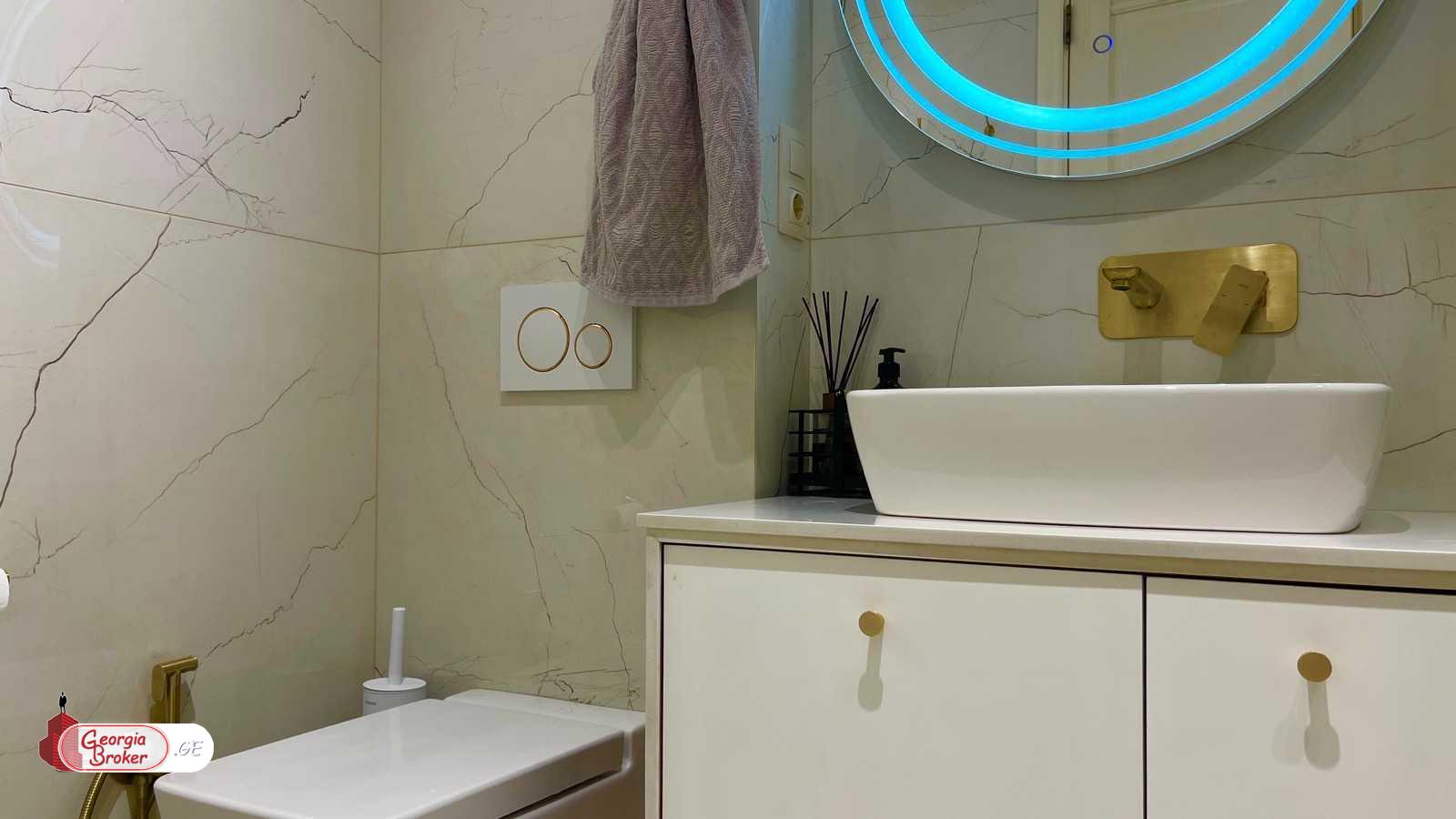 იყიდება ახალი გარემონტებული 3 ოთახიანი ბინა ვაკეში