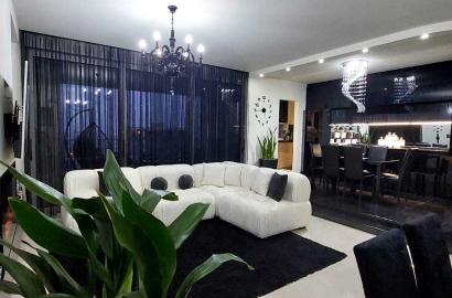 იყიდება ახალი გარემონტებული 4 ოთახიანი ბინა ვაკეში