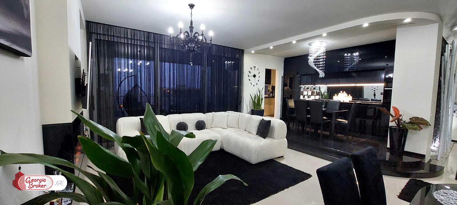 იყიდება ახალი გარემონტებული 4 ოთახიანი ბინა ვაკეში