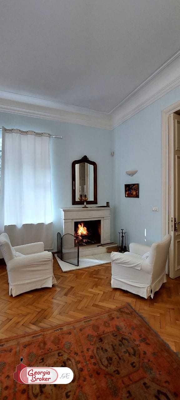 იყიდება ახალი გარემონტებული  კომერციული ფართი მთაწმინდაზე