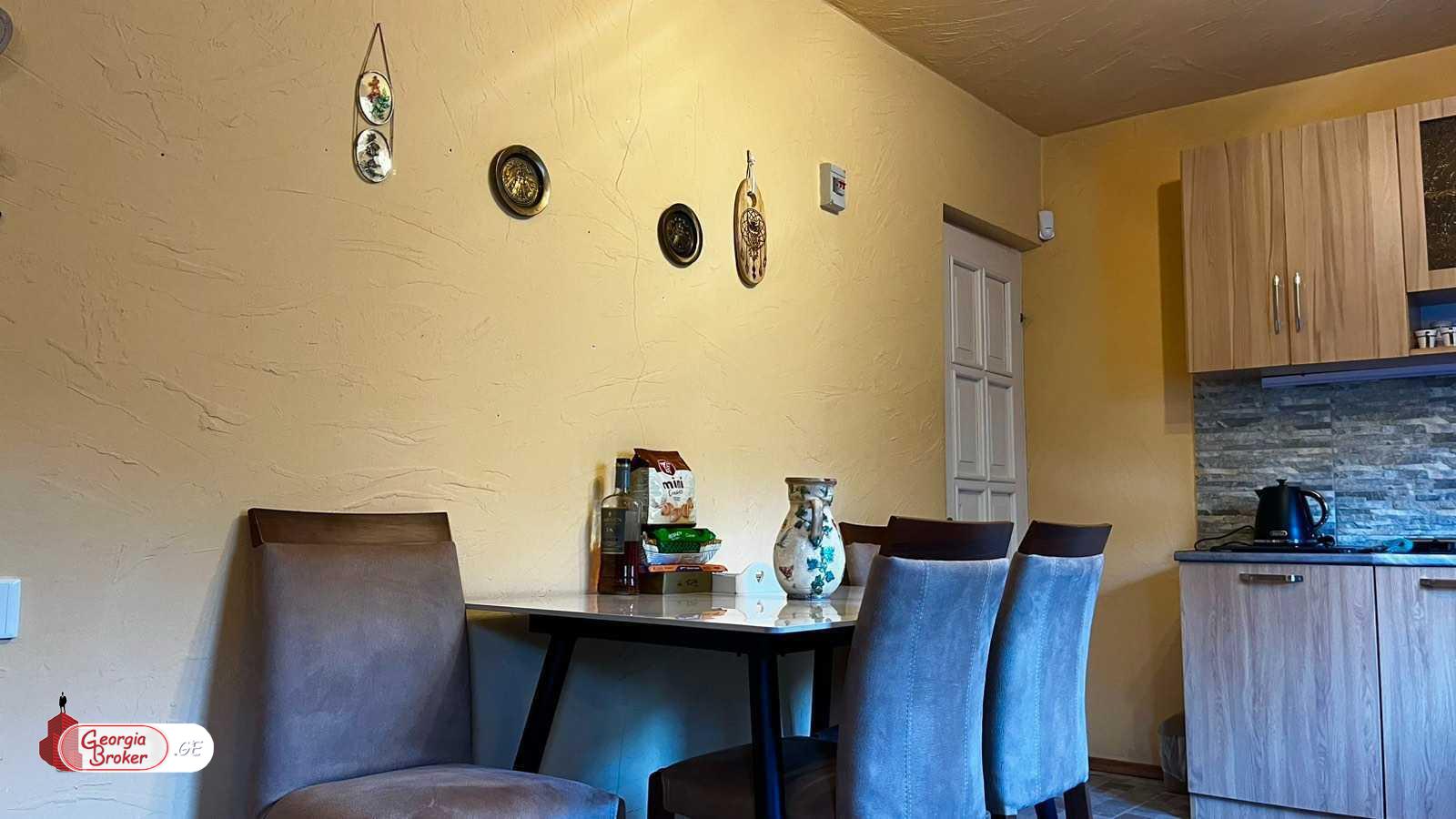 продается дом с новым ремонтом 7-комнат