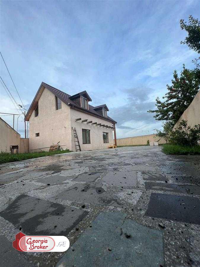 ქირავდება ახალი გარემონტებული 4 ოთახიანი სახლი თხინვალაში