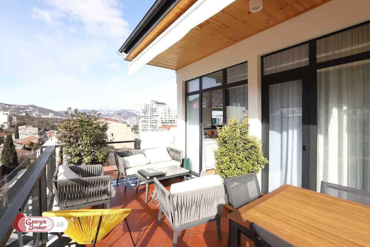 ქირავდება ახალი გარემონტებული 5 ოთახიანი ბინა  ვაკეში