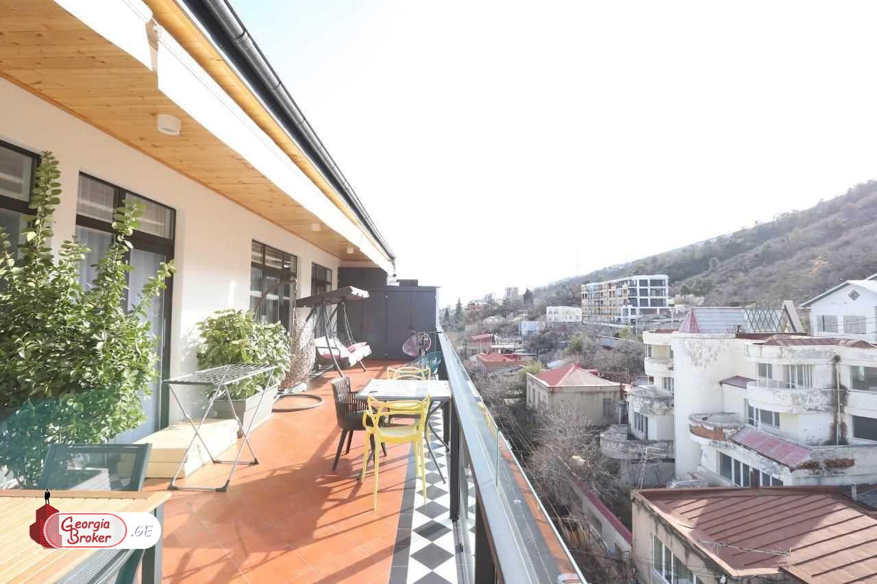 ქირავდება ახალი გარემონტებული 5 ოთახიანი ბინა  ვაკეში