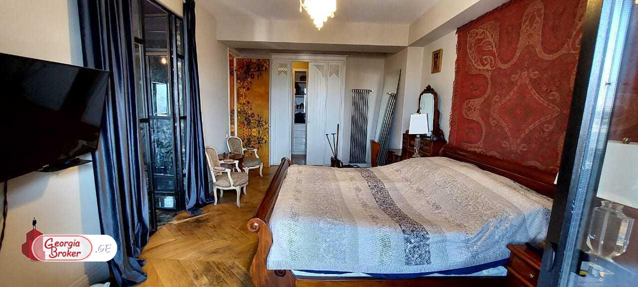 nearly repaired 5-room apartment for sale