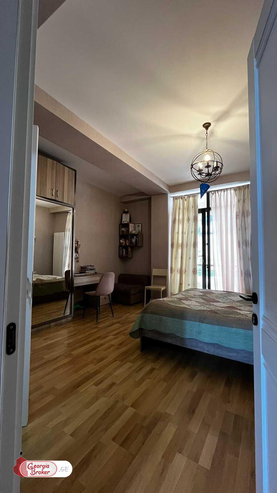 nearly repaired 7-room house for sale