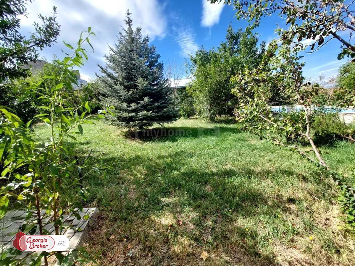 nearly repaired 7-room house for rent