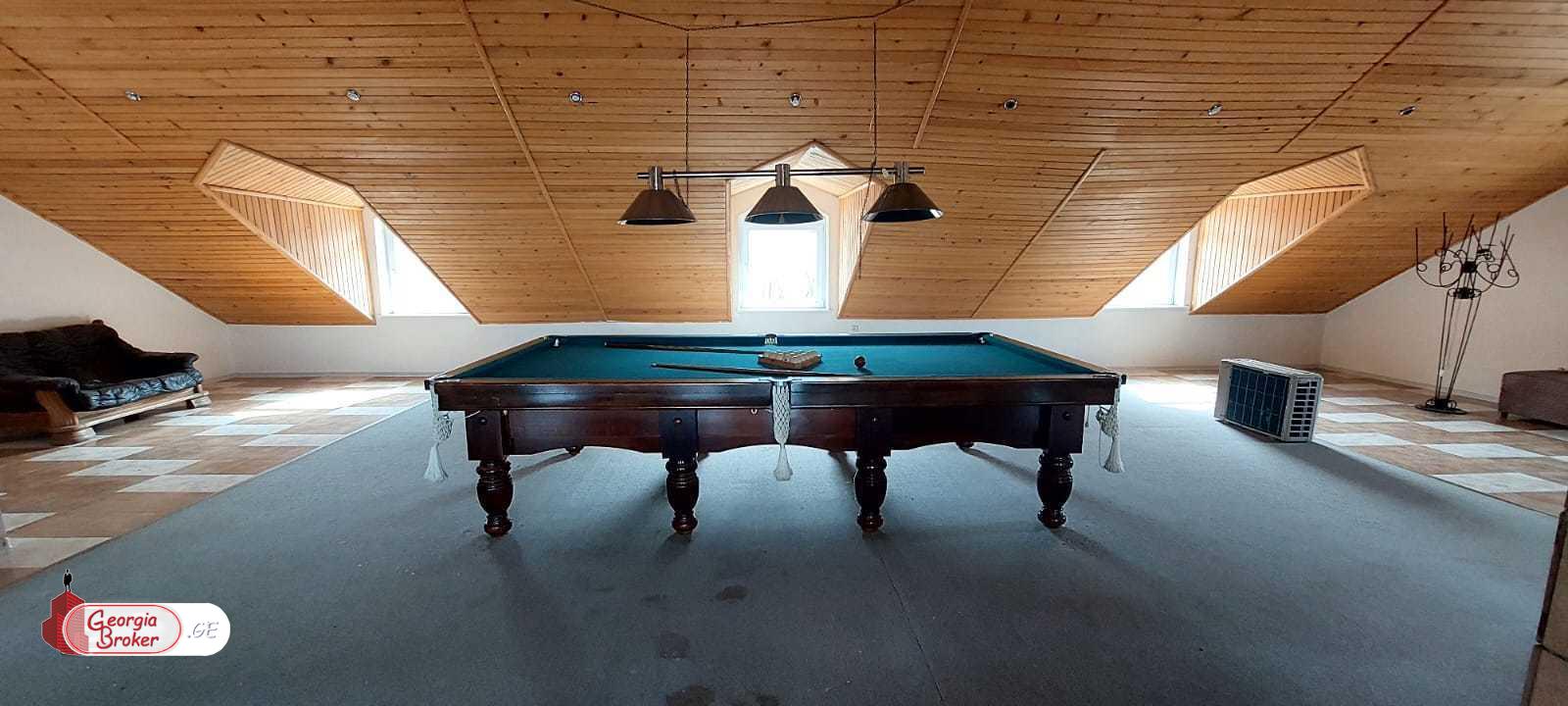 nearly repaired 7-room house for rent