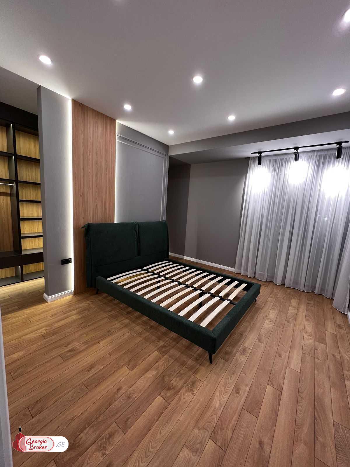 ქირავდება ახალი გარემონტებული 9 ოთახიანი სახლი დიდ დიღომში