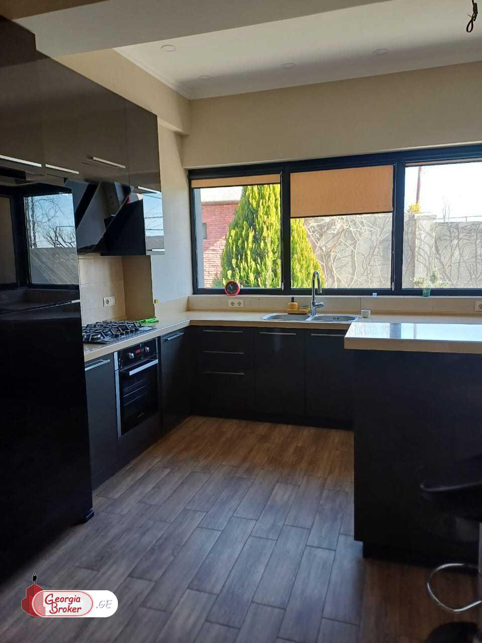 ქირავდება ახალი გარემონტებული 6 ოთახიანი სახლი წავკისში
