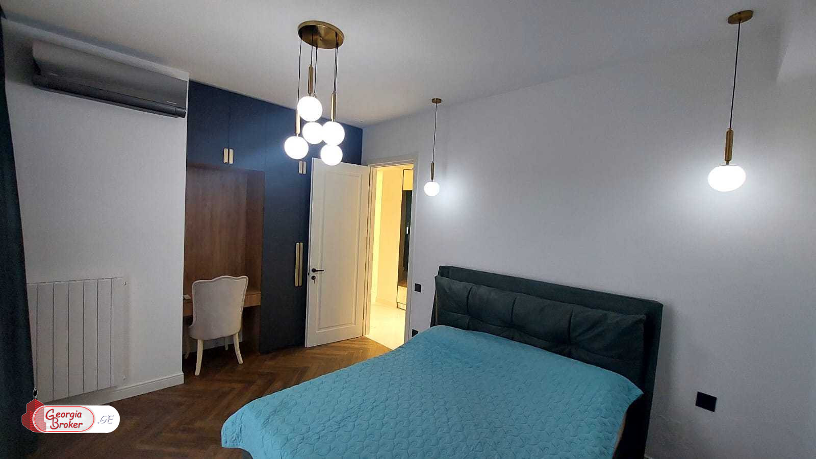 продается квартира с новым ремонтом 4-комнаты